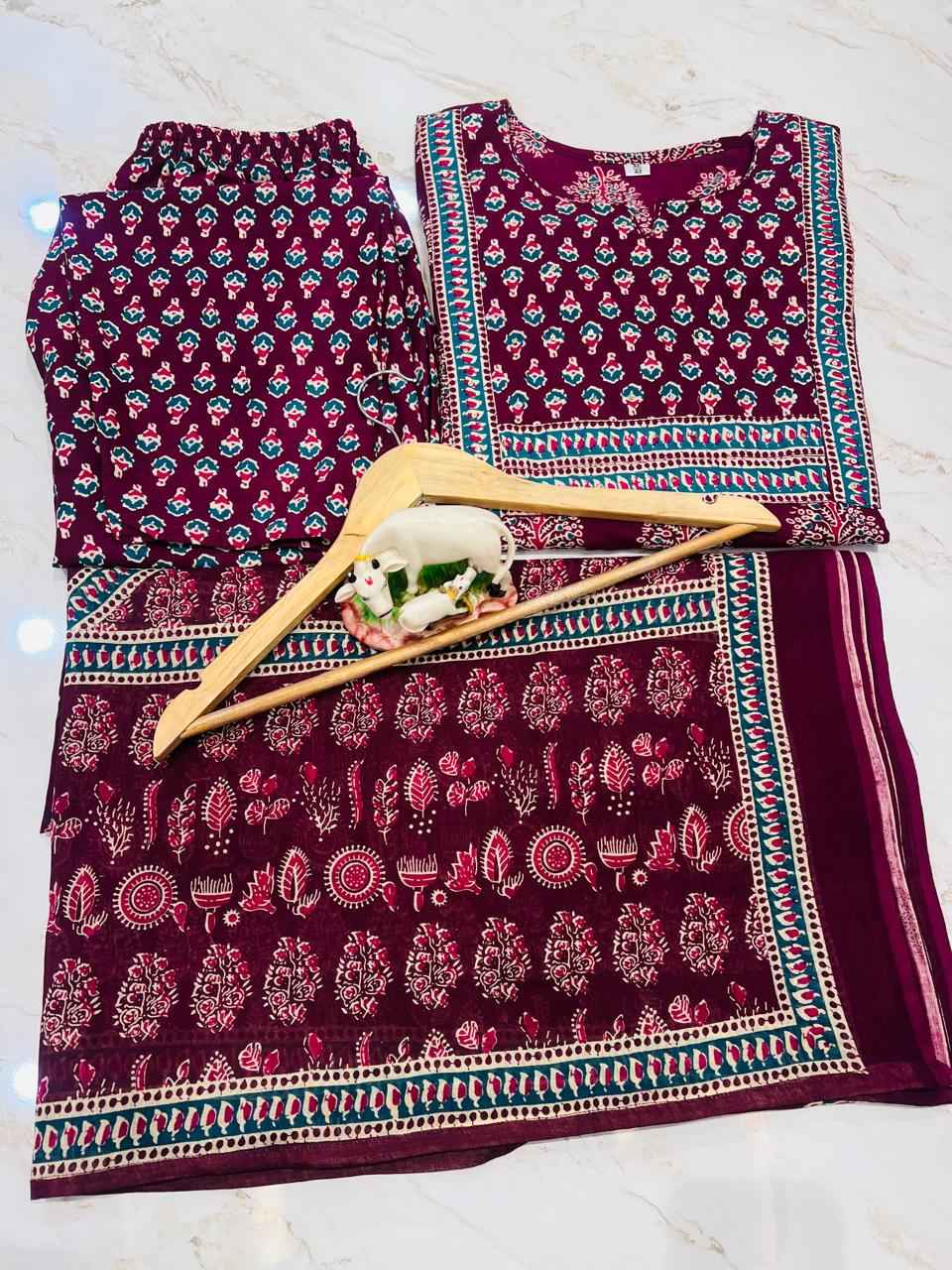 Elegant Printed Cotton Kurti with Pant & Dupatta Set – Stylish Women’s Ethnic Wear