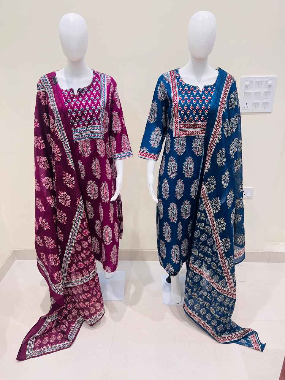 Elegant Printed Cotton Kurti with Pant & Dupatta Set – Stylish Women’s Ethnic Wear